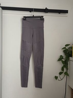 Alo Yoga Moto Leggings